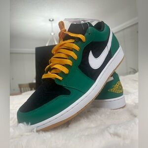 Air Jordan 1 Low SE Malachite